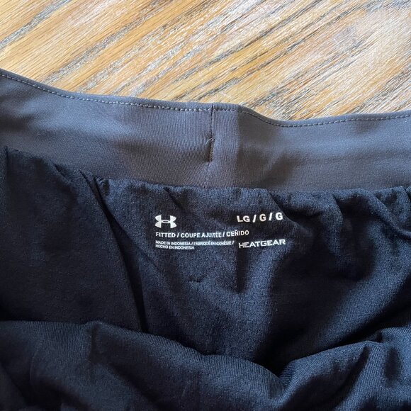 UNDER ARMOUR dk gray lined shorts/exc cond/worn once!/L /waist-15 across - Picture 3 of 6